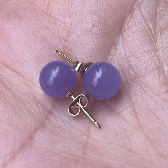 Solid 14K gold lavender jade stud earrings - Picture 5 of 5